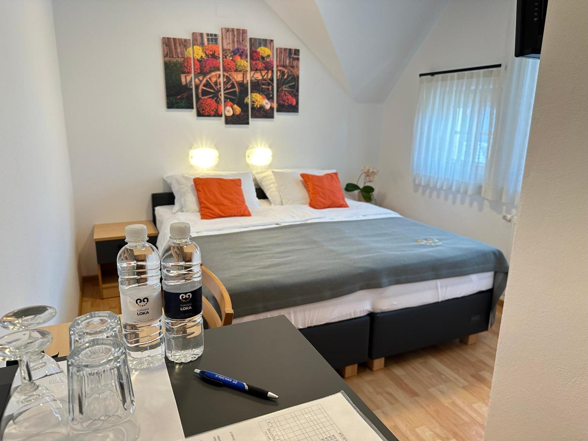 Boutique Hotel Loka Шкофья-Лока Экстерьер фото